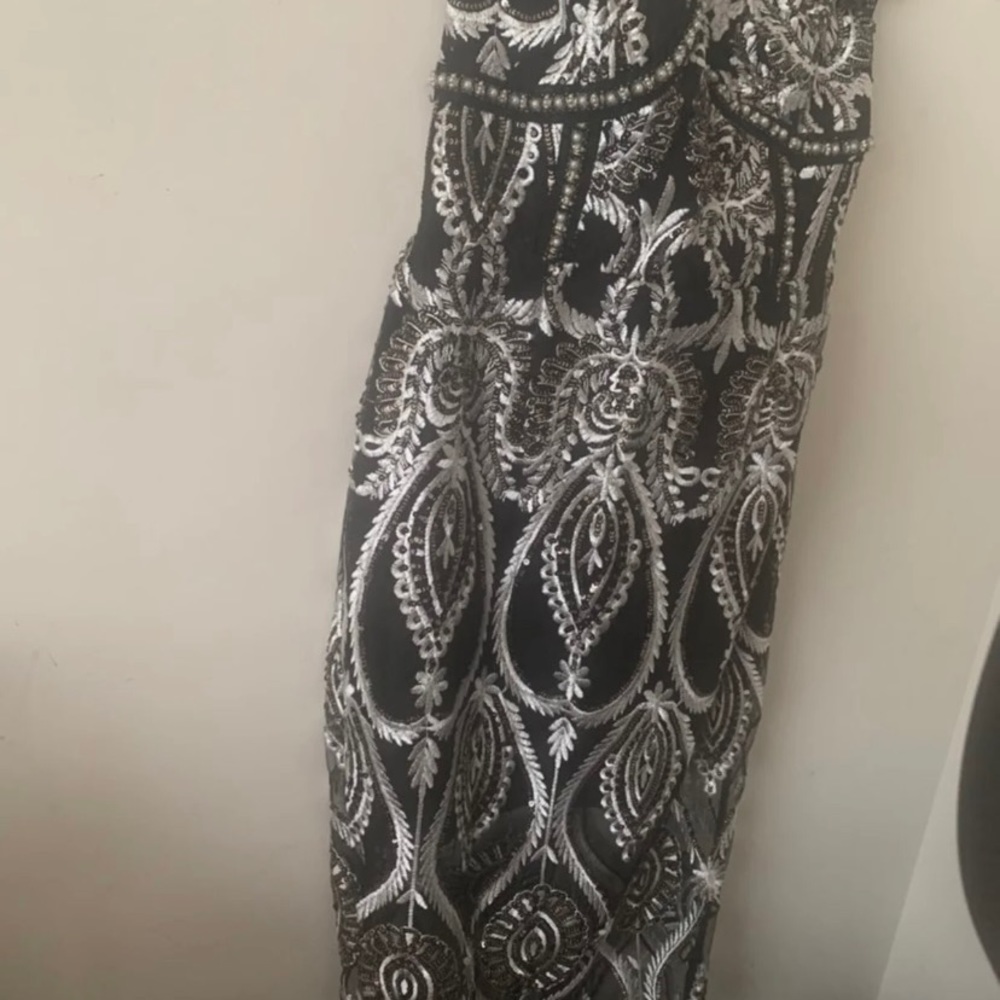 Strapless embroidered midi dress
